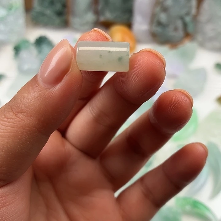 翡翠未镶嵌颈饰纯A