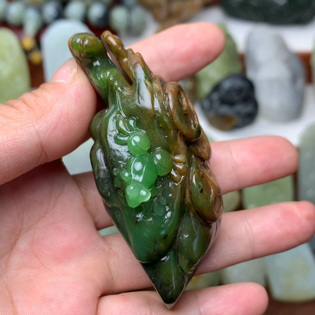 和田玉未镶嵌颈饰溪**匠