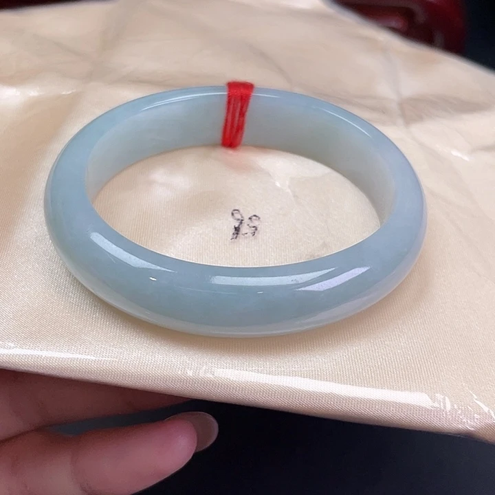 翡翠未镶嵌手镯56圈贵妃