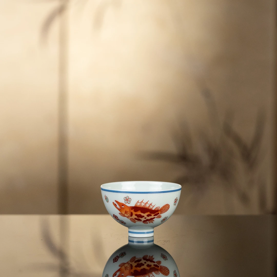 【利贞】矾红桃花鳜鱼鸡心杯  约60cc 纯手绘制茶具LQT