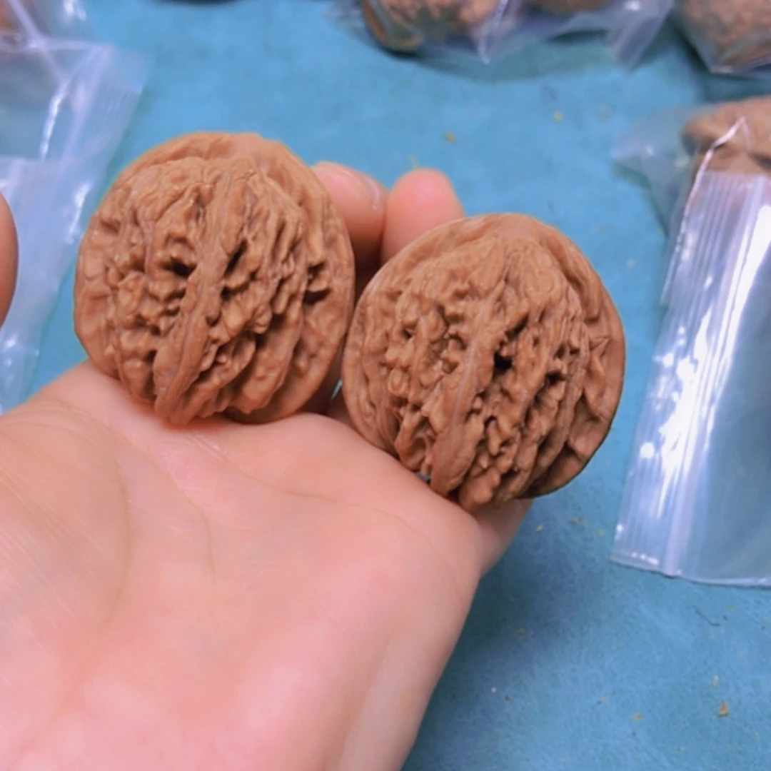 【闪购商品】把件核桃40四座楼修尖