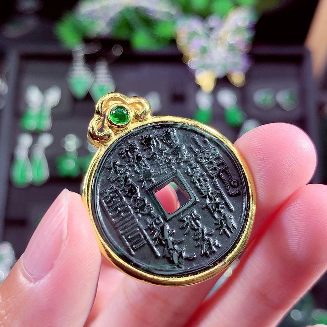 颈饰未镶嵌翡翠天然