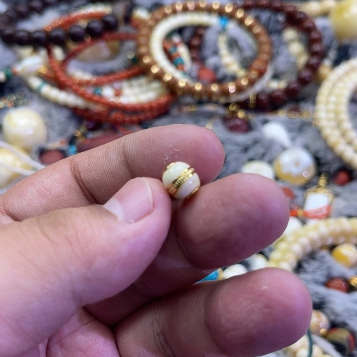 琥珀未镶嵌珠宝奇石7