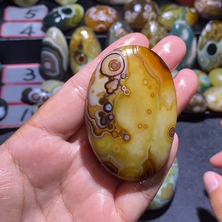 龙***坊玛瑙/玉髓未镶嵌珠宝奇石