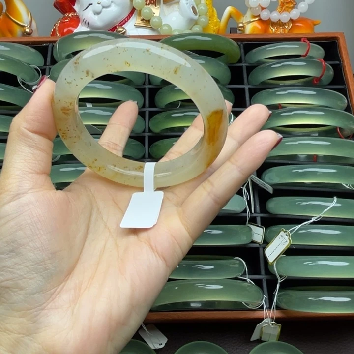 用***8岫玉未镶嵌手镯岫玉