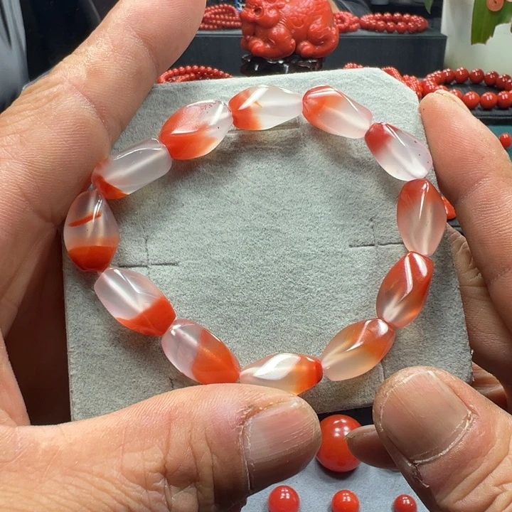 南红玛瑙天然原矿单圈未镶嵌