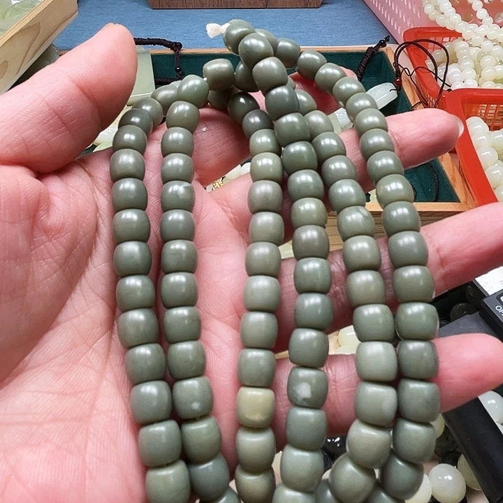 和田玉（糖玉）未镶嵌颈饰