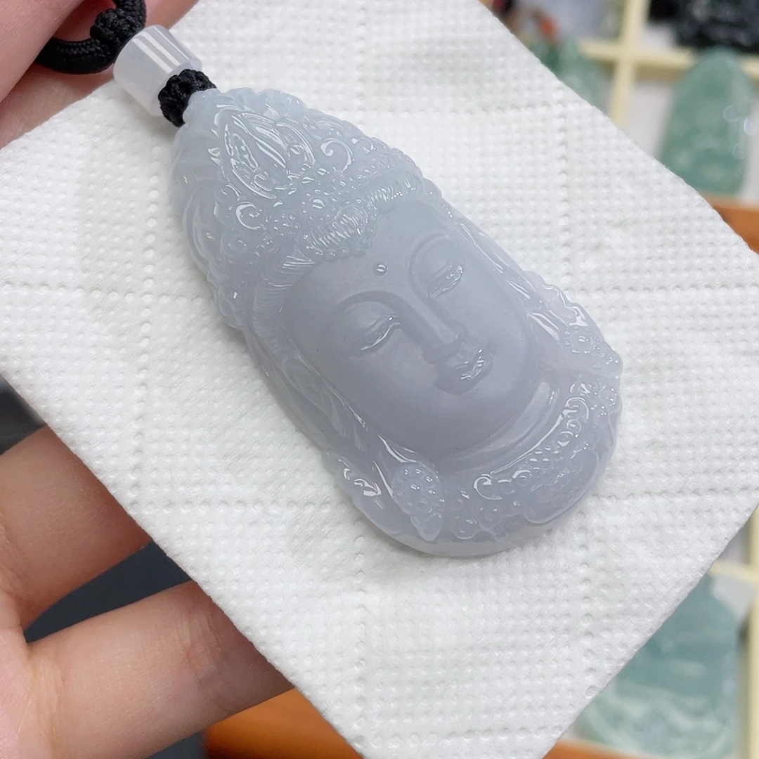 翡翠未镶嵌颈饰观音像