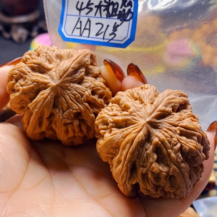 文玩核桃吊坠全品大粗筋