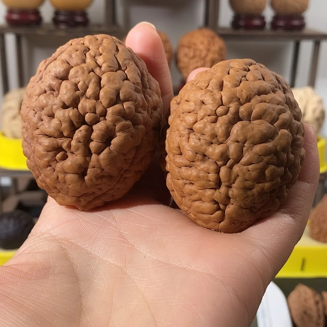 吊坠文玩核桃三瓣脑纹金刚爆肉4859