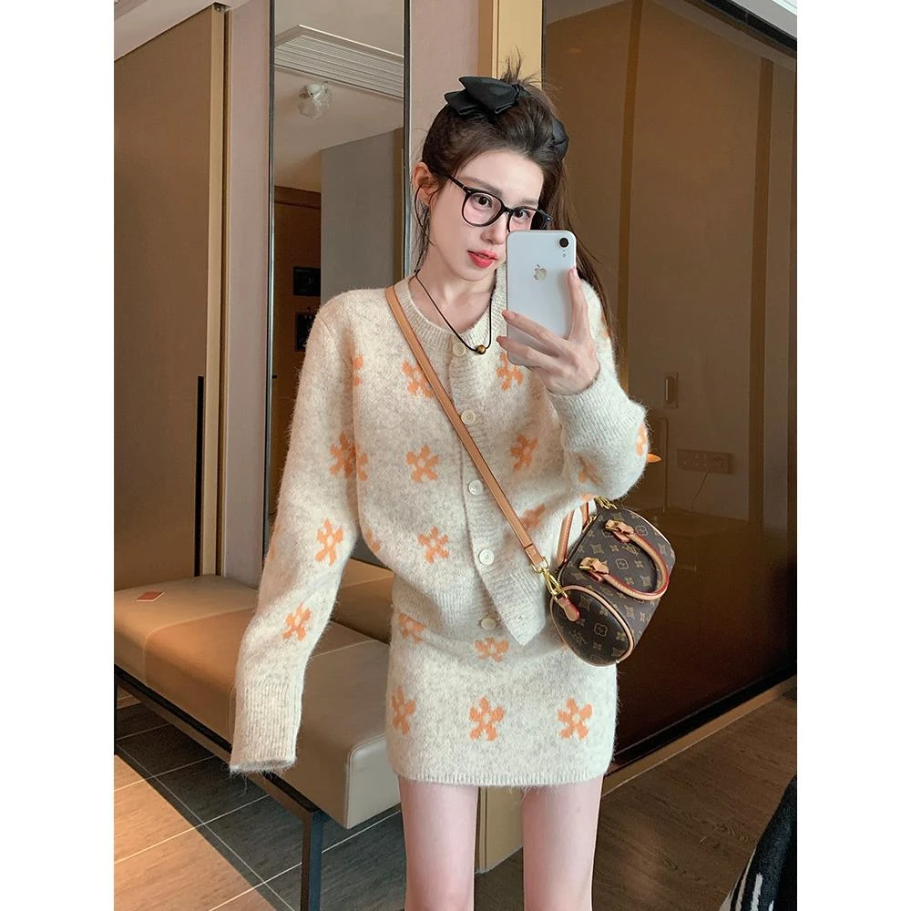 小个子毛衣套装女2025新款秋冬气质洋气减龄时尚慵懒半身裙两件套