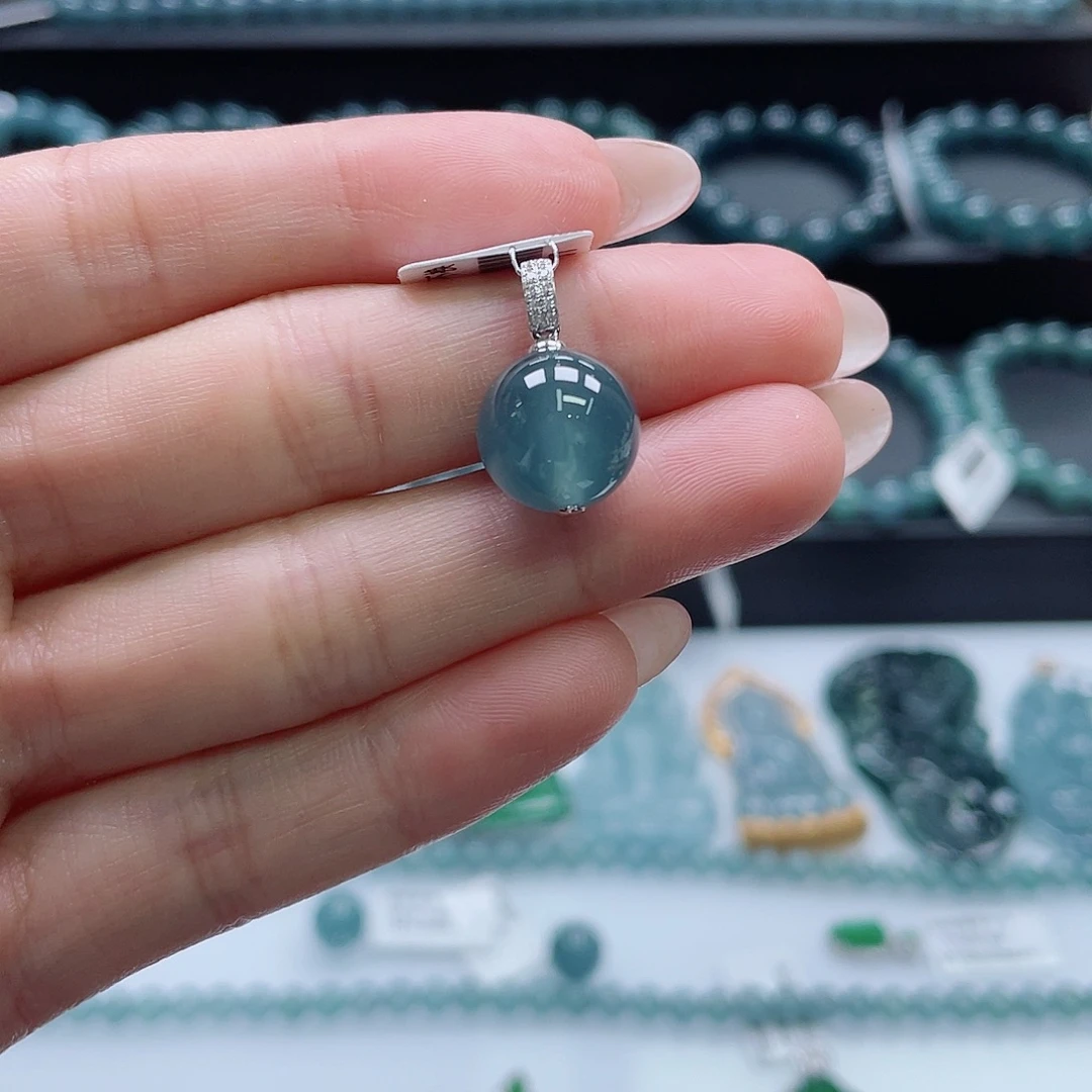 翡翠18K金镶嵌颈饰卡12