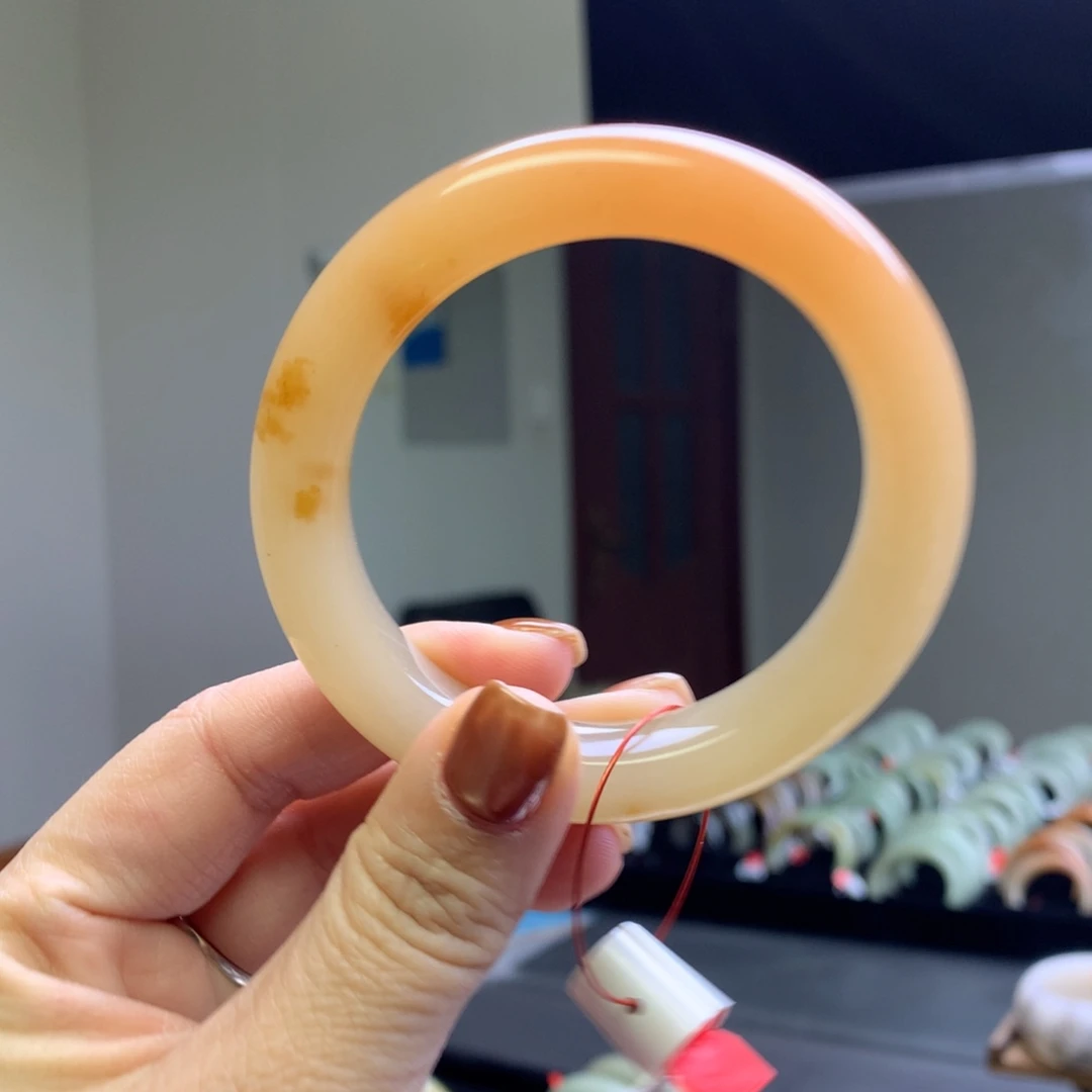 石英质玉未镶嵌手镯