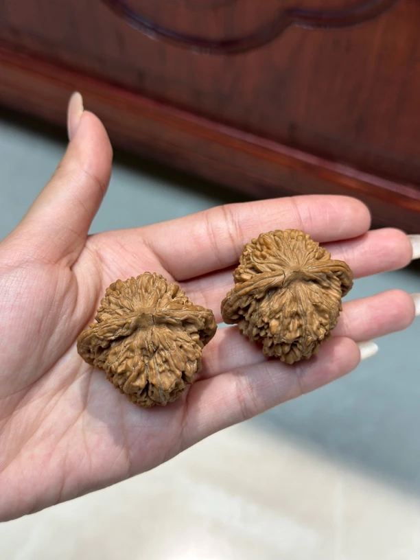 【秒杀款】天然10年老核桃 1对！（随机发货，发货前确认）