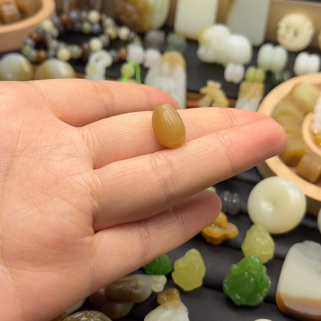 和田玉颈饰未镶嵌迷*