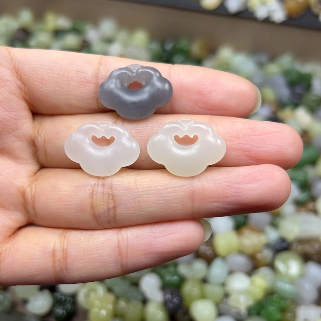 和田玉未镶嵌颈饰98一个多样性发其一