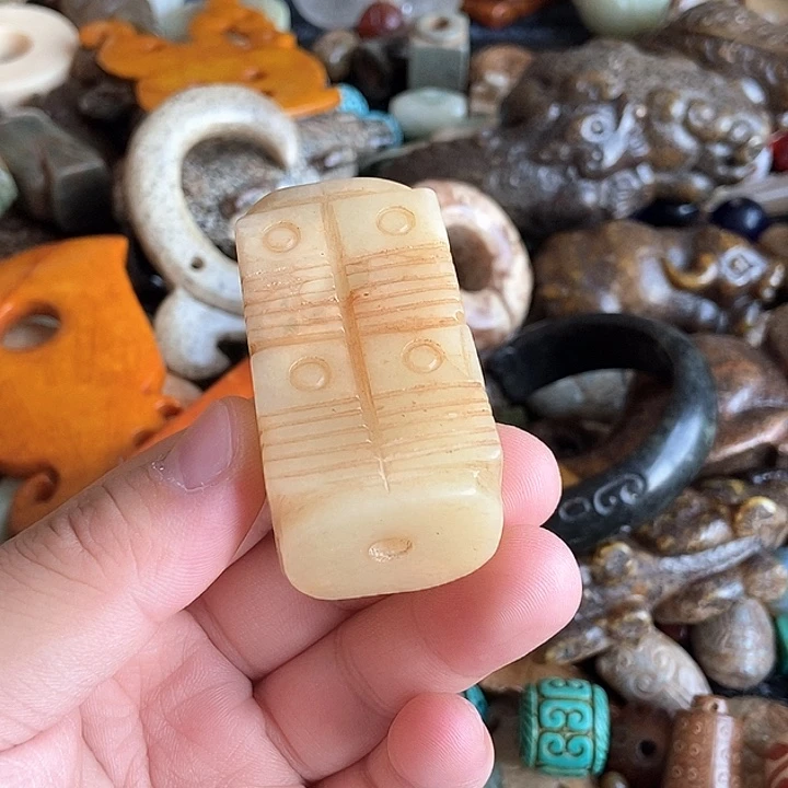 和田玉未镶嵌颈饰30