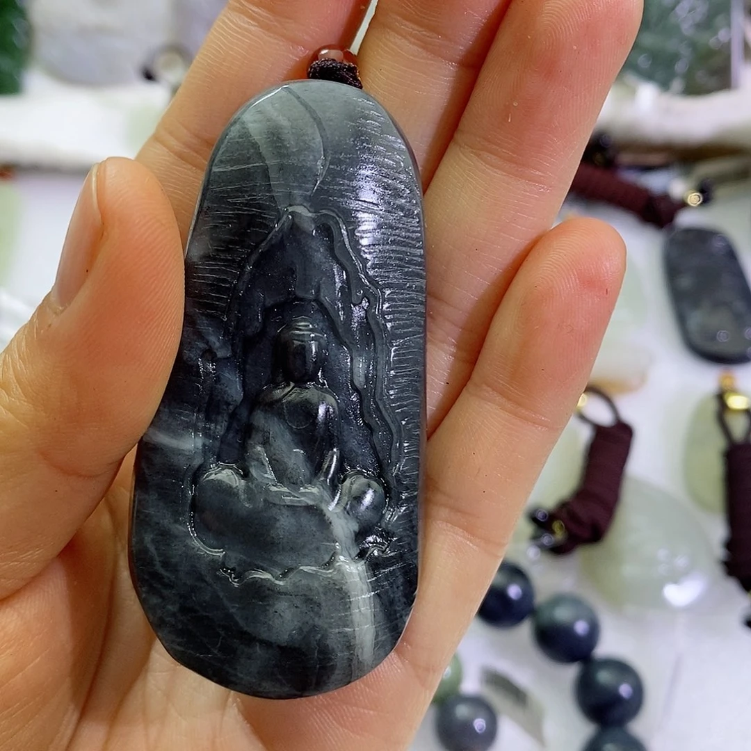 和田玉（糖玉）颈饰足铂镶嵌