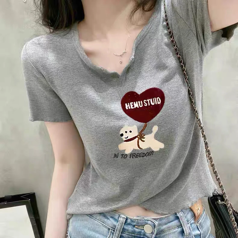 2025新款正肩螺纹V领口短袖T恤女设计感修身显瘦打底衫上衣春夏季