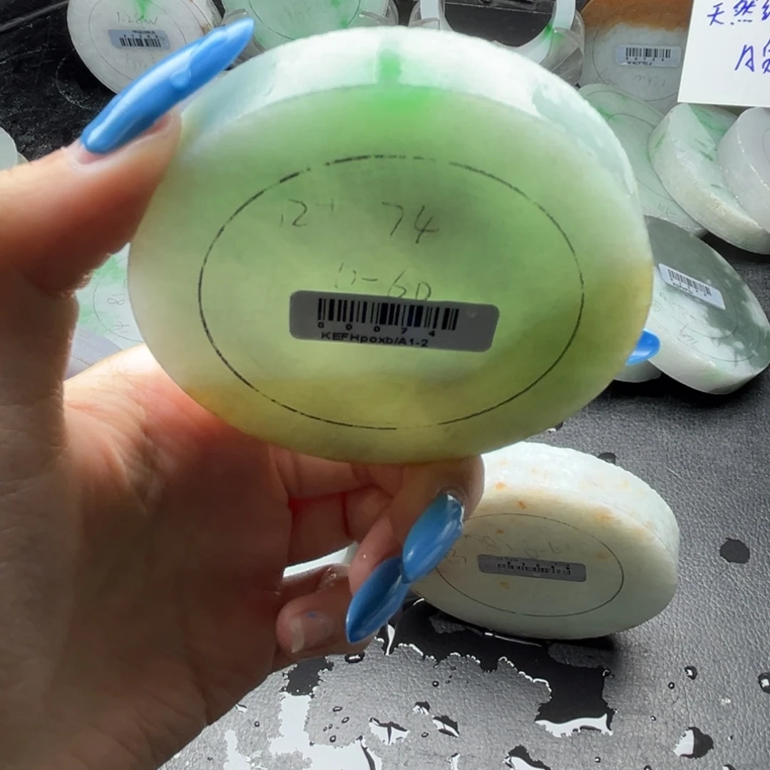 定制翡翠未镶嵌手镯放漏