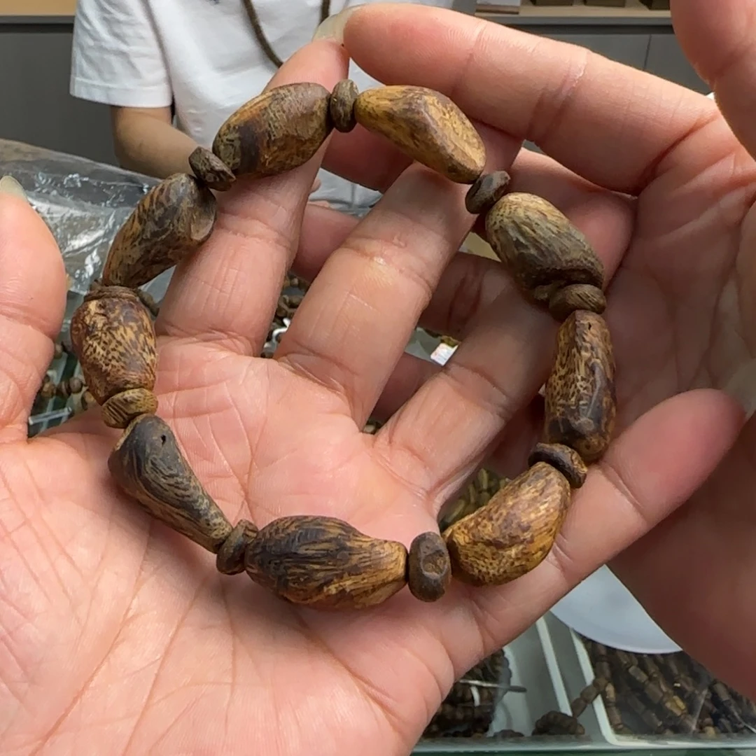 柒****沉香手串多样性发1条包头流油王高货定制款