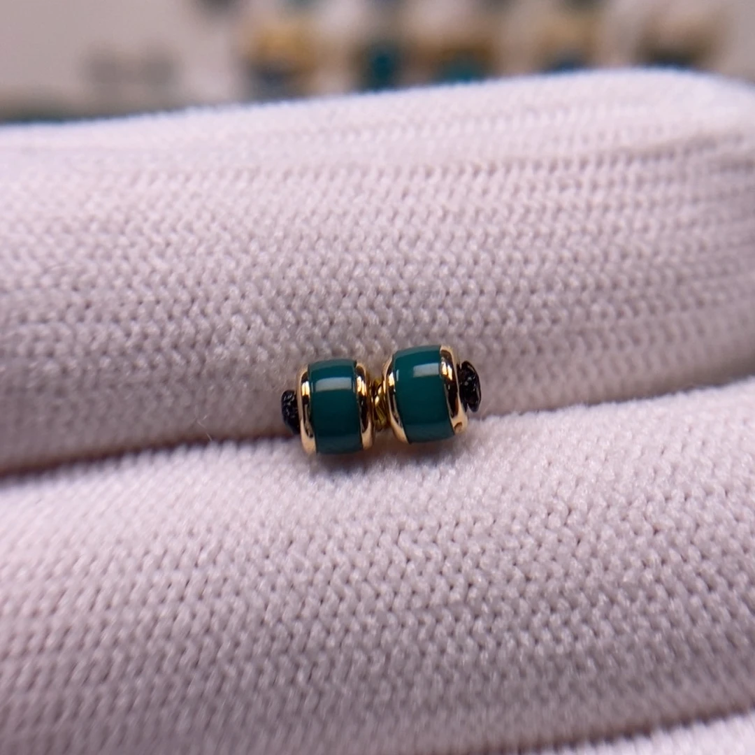 18K金镶嵌绿松石汉堡对珠4.6mmAA390