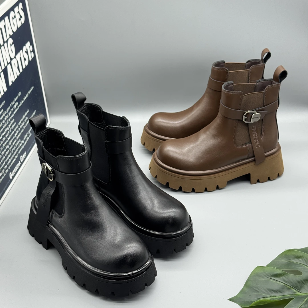 秋冬厚款靴子冬季马丁靴皮带扣女靴休闲增高8801-1