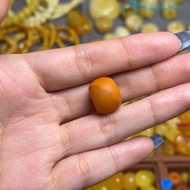 吕***生蜜蜡未镶嵌珠宝奇石天然蜜蜡浓蜡老型