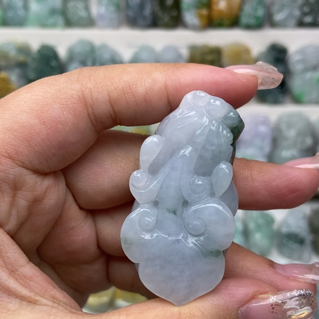 翡翠未镶嵌吊坠(赠链)