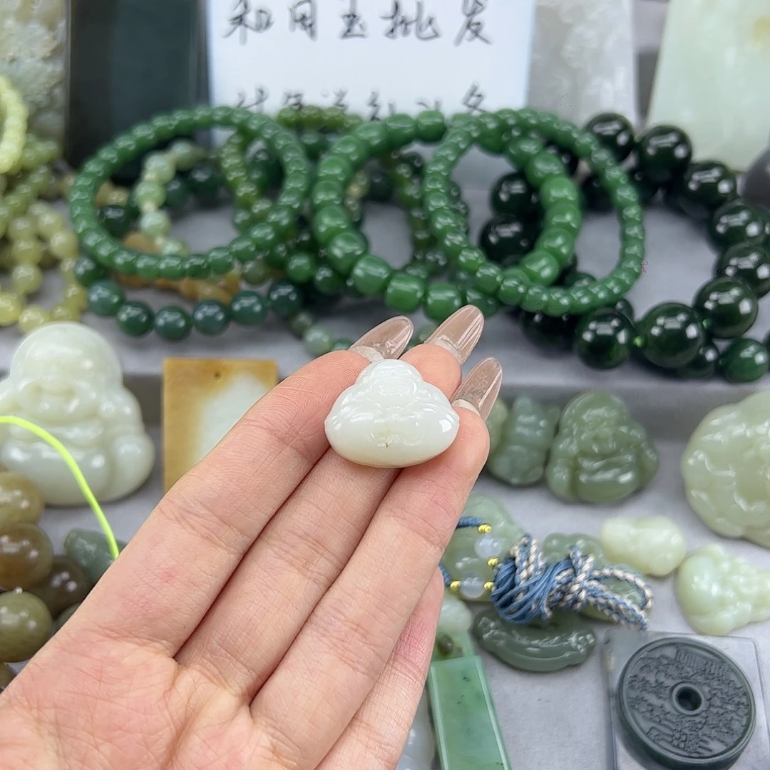 和田玉未镶嵌颈饰