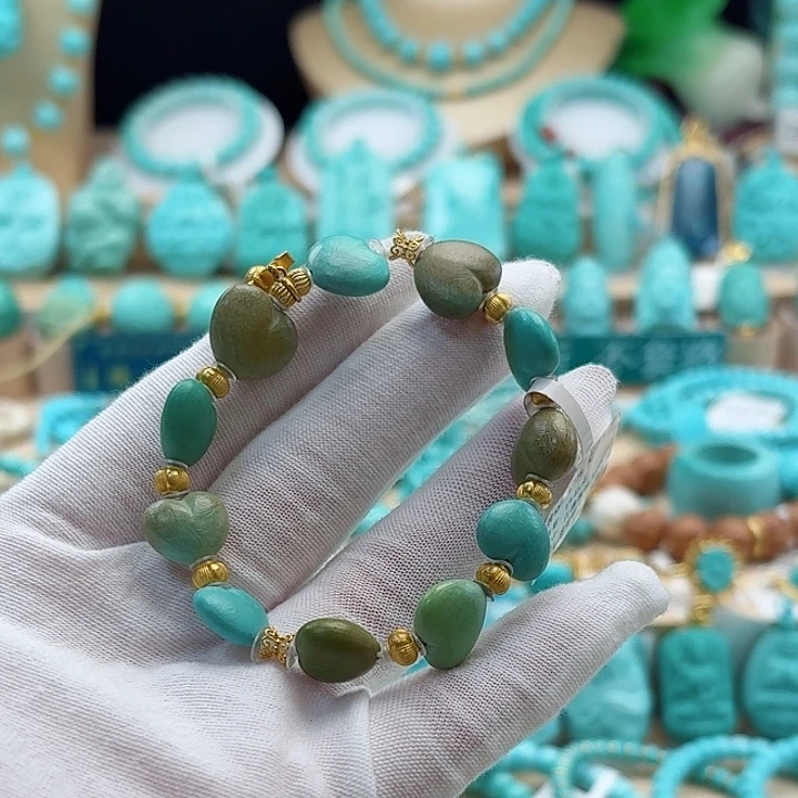 绿松石未镶嵌珠宝奇石