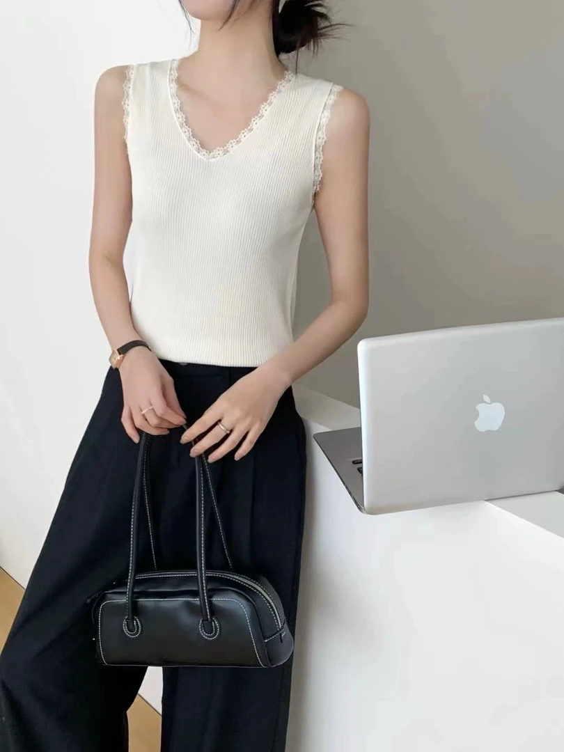 V领蕾丝吊带百搭打底