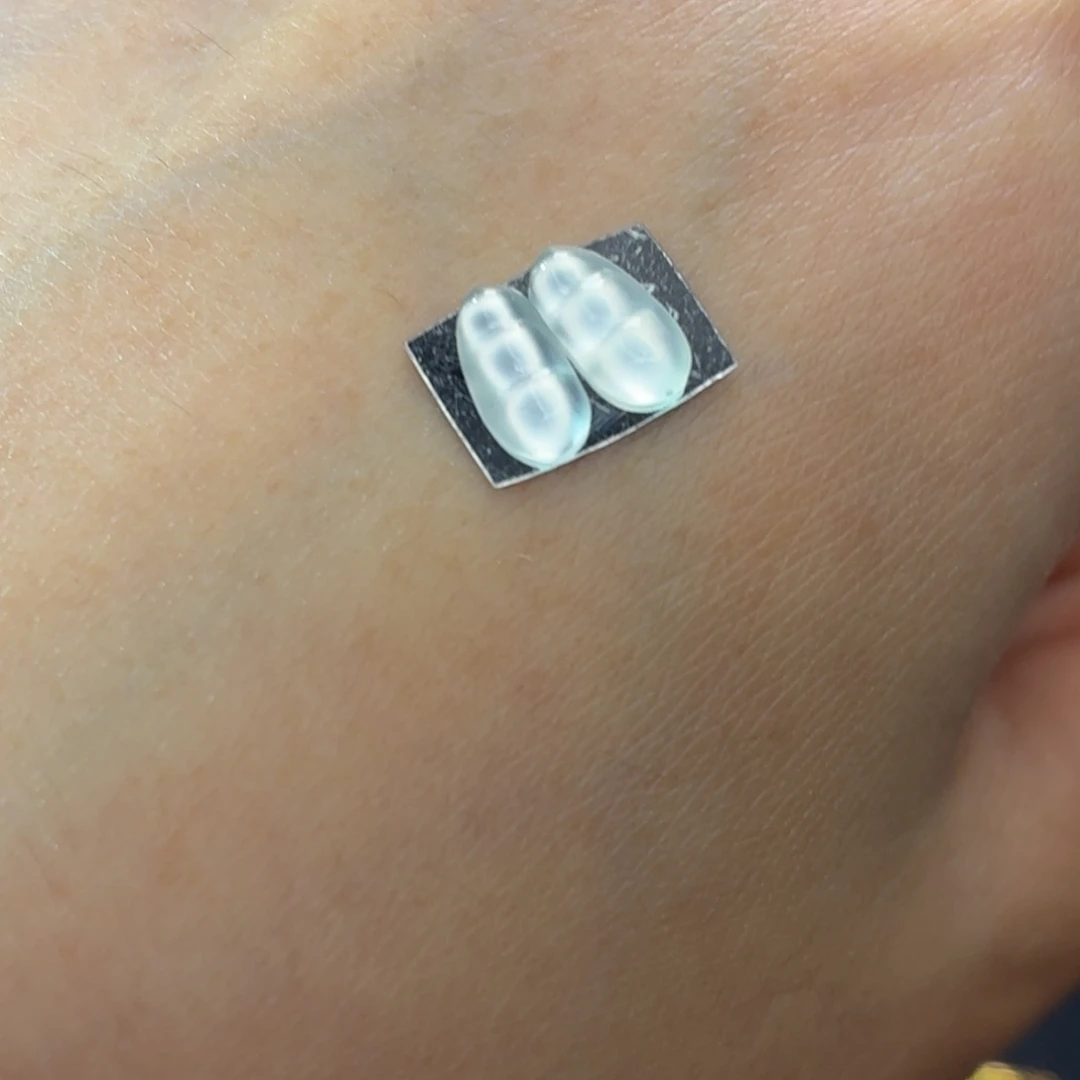 翡翠未镶嵌颈饰豆子