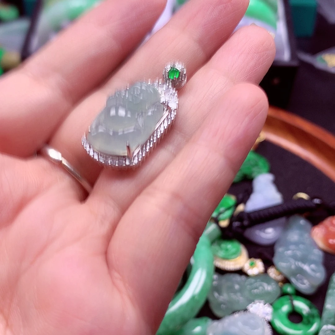 翡翠银S925镶嵌颈饰翡翠