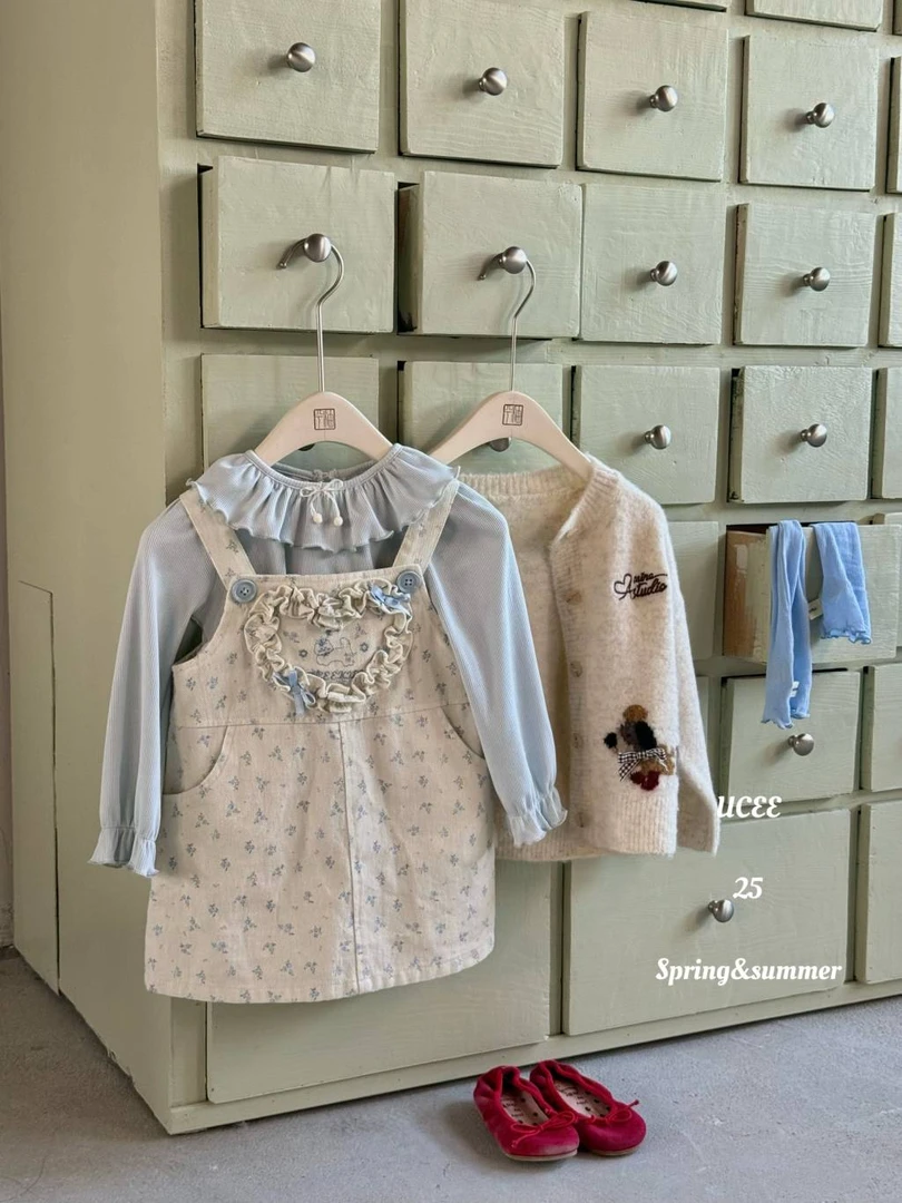 【釉兮】2025春款女童蓝色花边领小衫+杏色背带裙