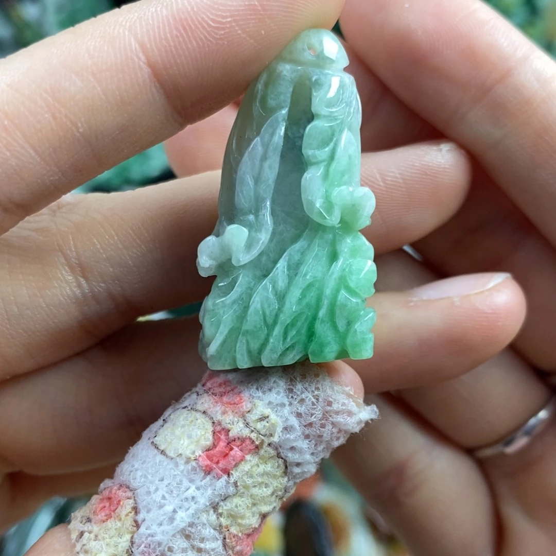 翡翠颈饰未镶嵌吊坠