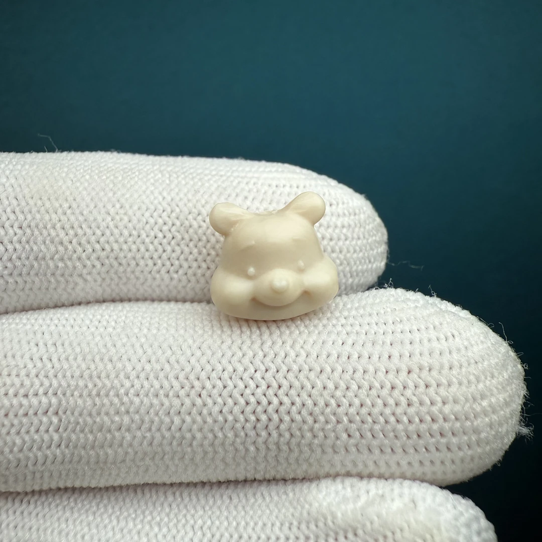 J8611【瑕疵】天然猛犸 雕刻配饰约11.6*11.5mm一物一图假一罚十