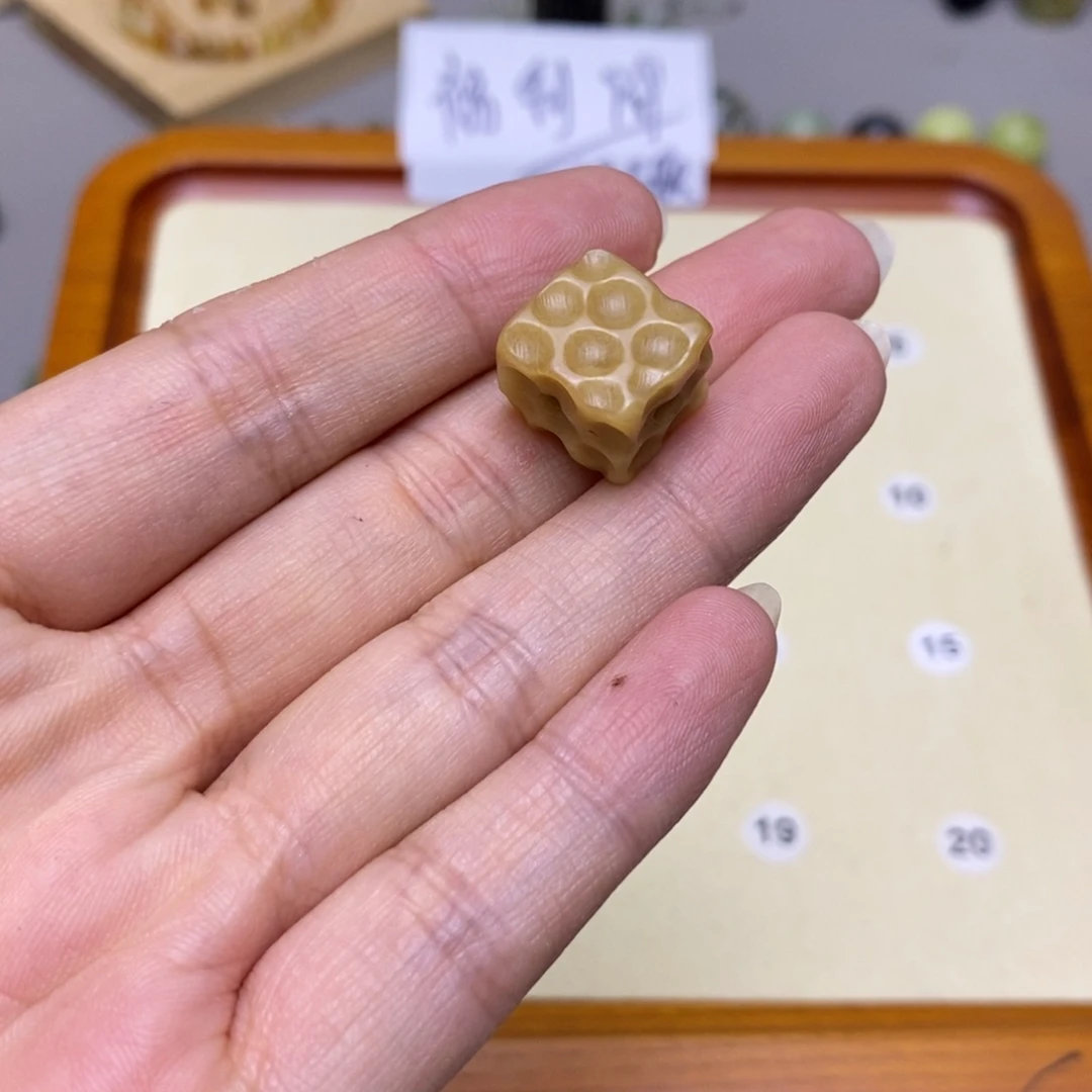 岫玉未镶嵌配饰0**0