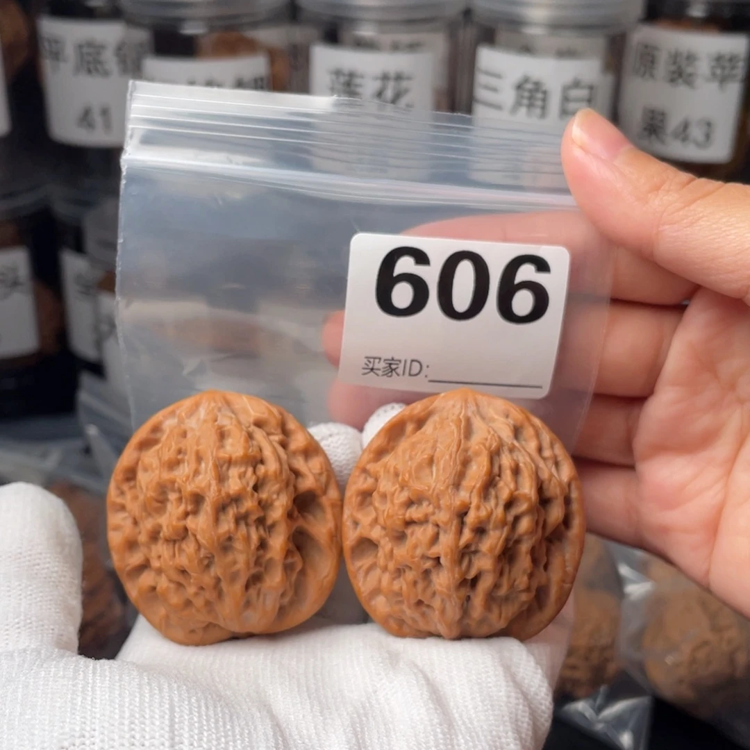文玩核桃把件42金公子