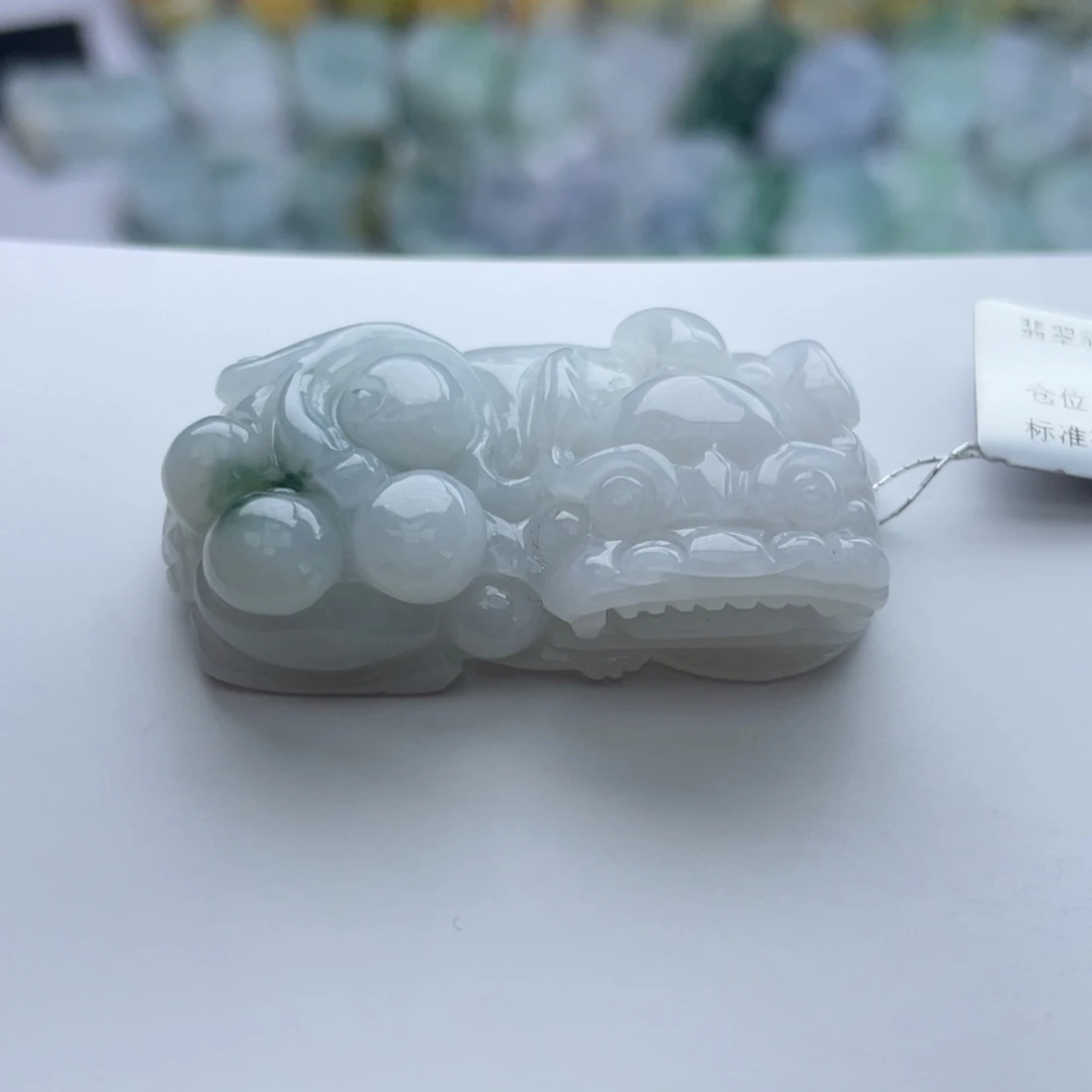 翡翠颈饰未镶嵌安****趾貔貅