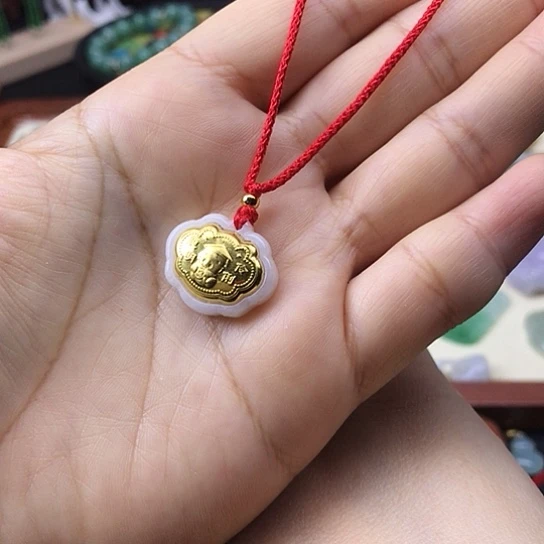 翡翠颈饰未镶嵌如意