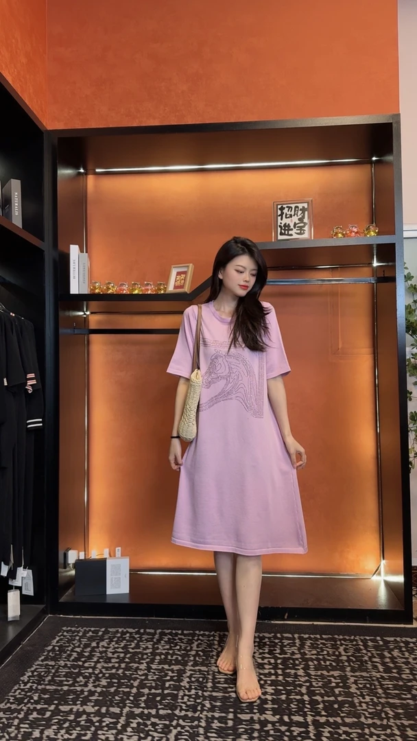 309 DD夏款新款气质时尚显瘦百搭圆领大码洋气烫钻针织连衣裙