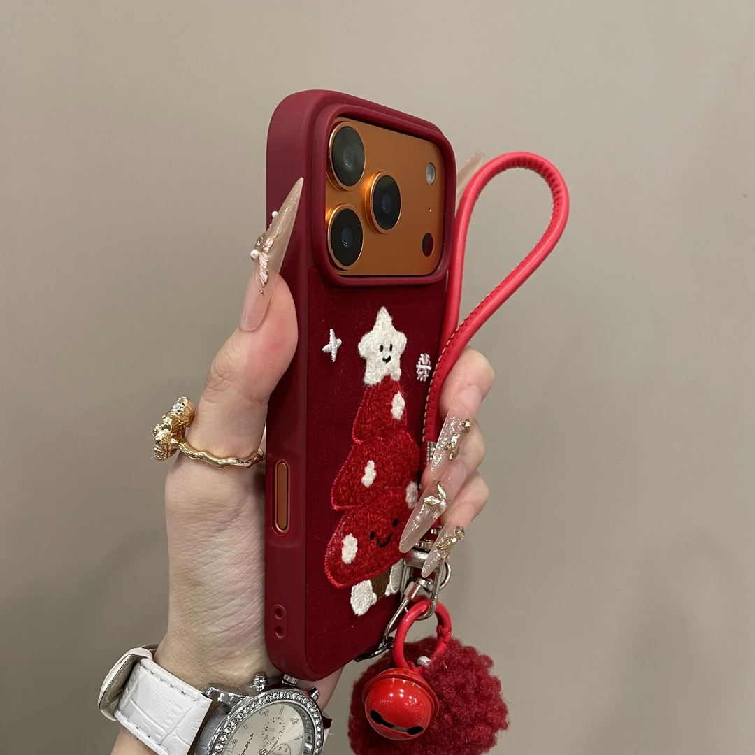 可爱红底绒布刺绣圣诞树适用iPhone17手机壳16pro卡通15pm新款14