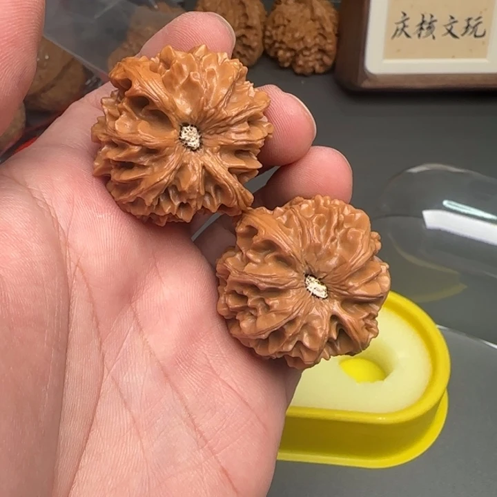 小****文玩核桃吊坠龙门涧