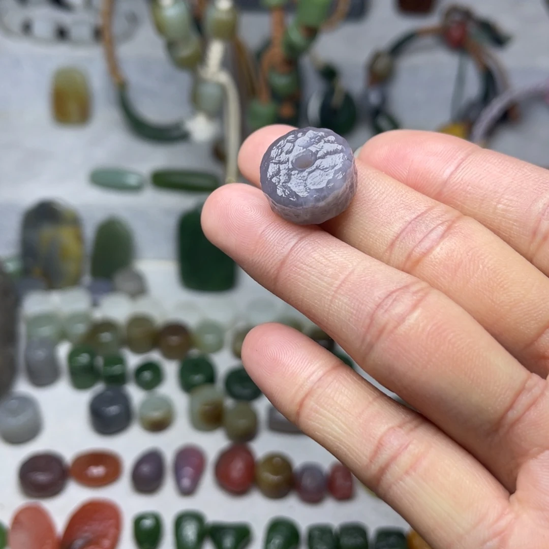 和田玉未镶嵌颈饰嘉*