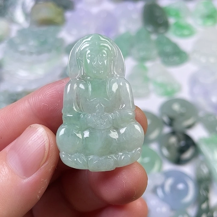 翡翠未镶嵌颈饰观音