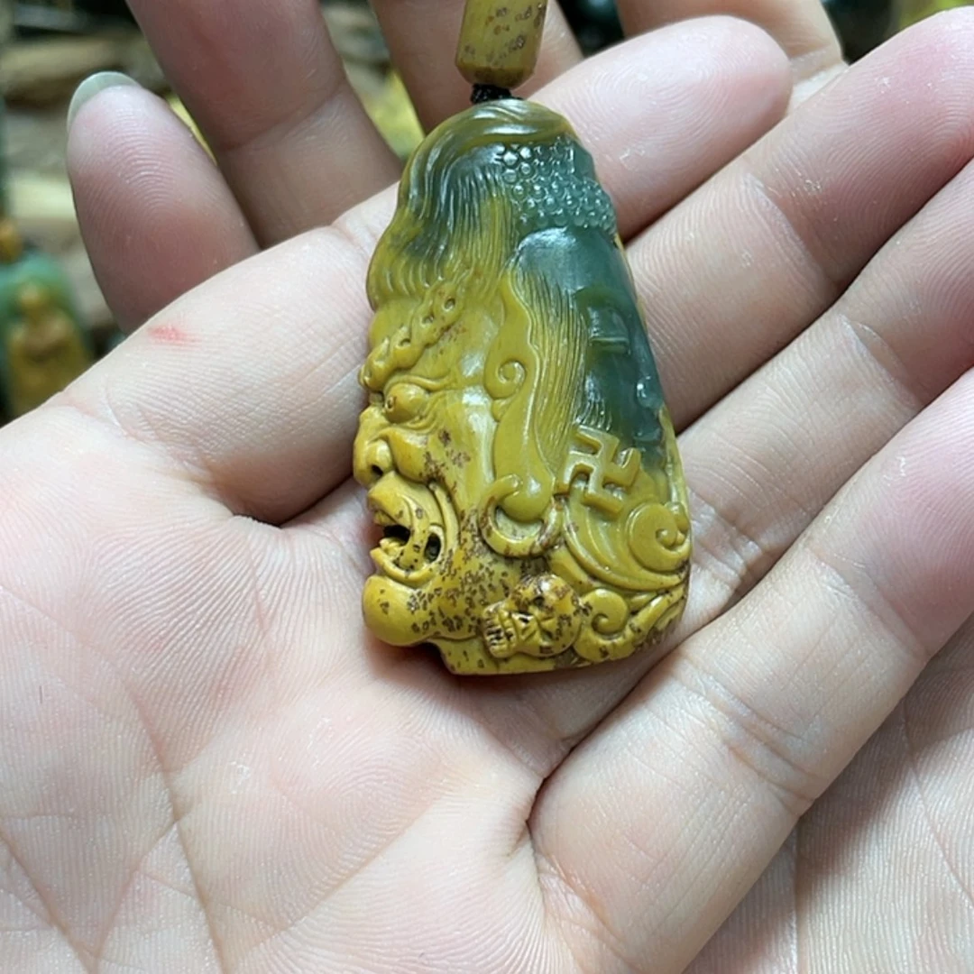 【闪购商品】未镶嵌岫岩河磨玉（透闪石质玉）把件@*空