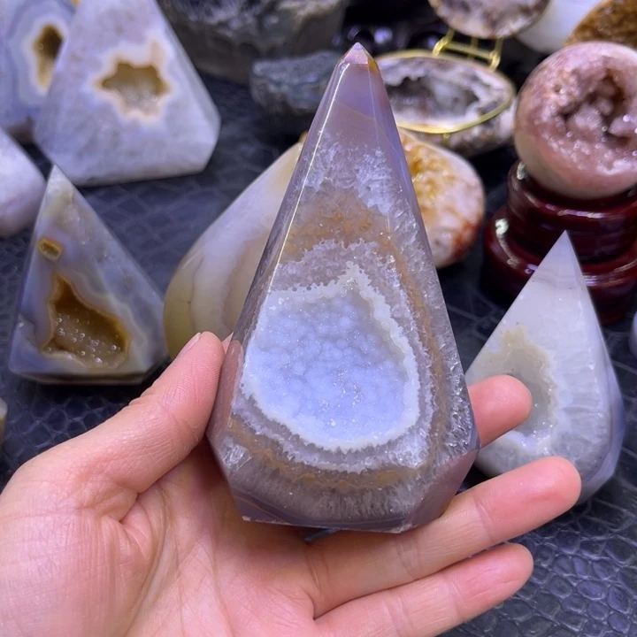 白软金字塔未镶嵌水晶7****2