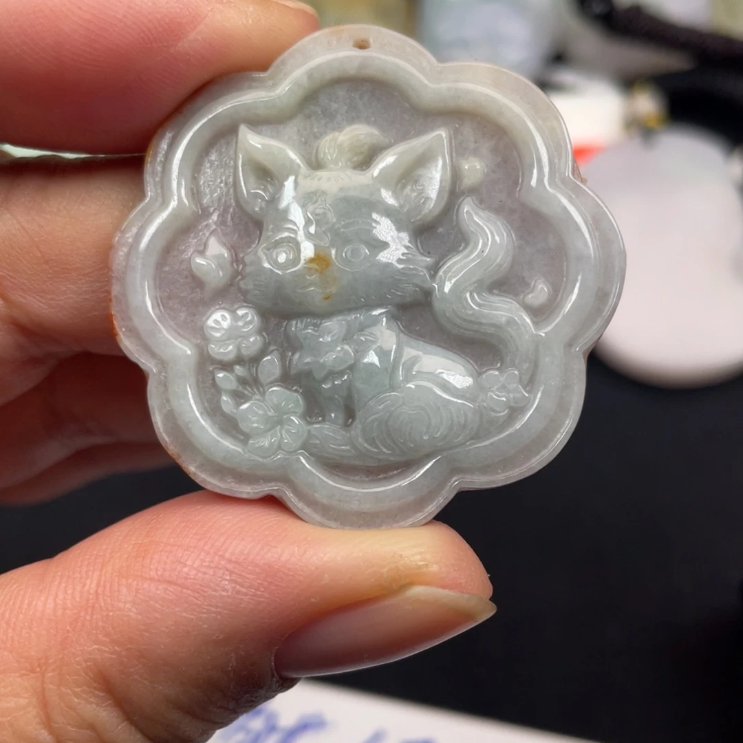 翡翠未镶嵌颈饰翡翠狐狸