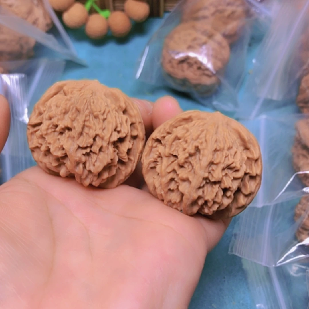 【闪购商品】摆件核桃40皇冠狮子头修肚